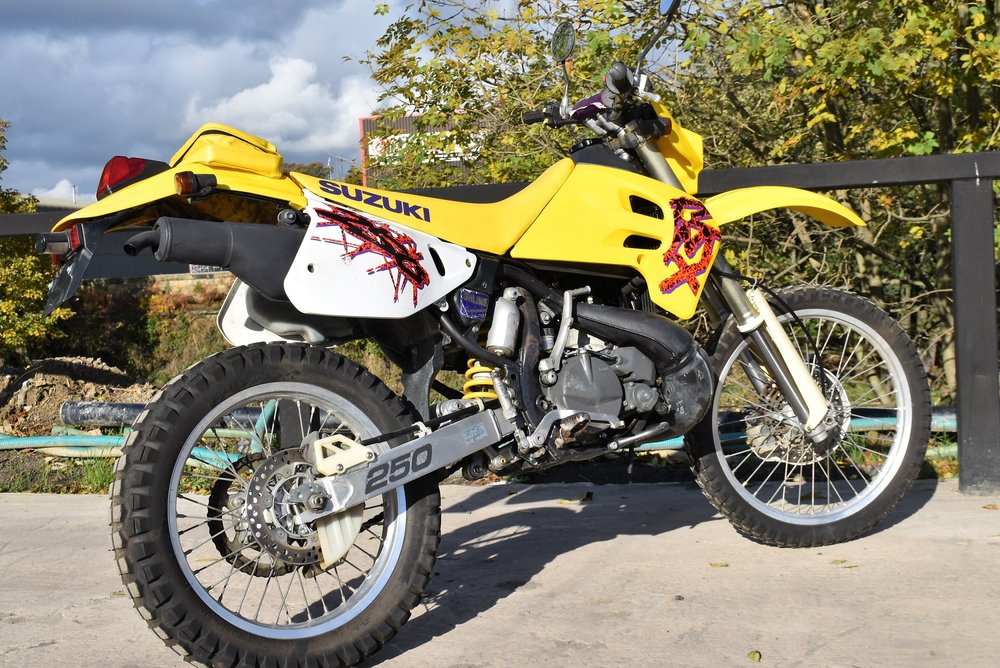 1993 Suzuki RMX250S SJ13A 3,554km 2,207 miles £2800 — Seven Seas
